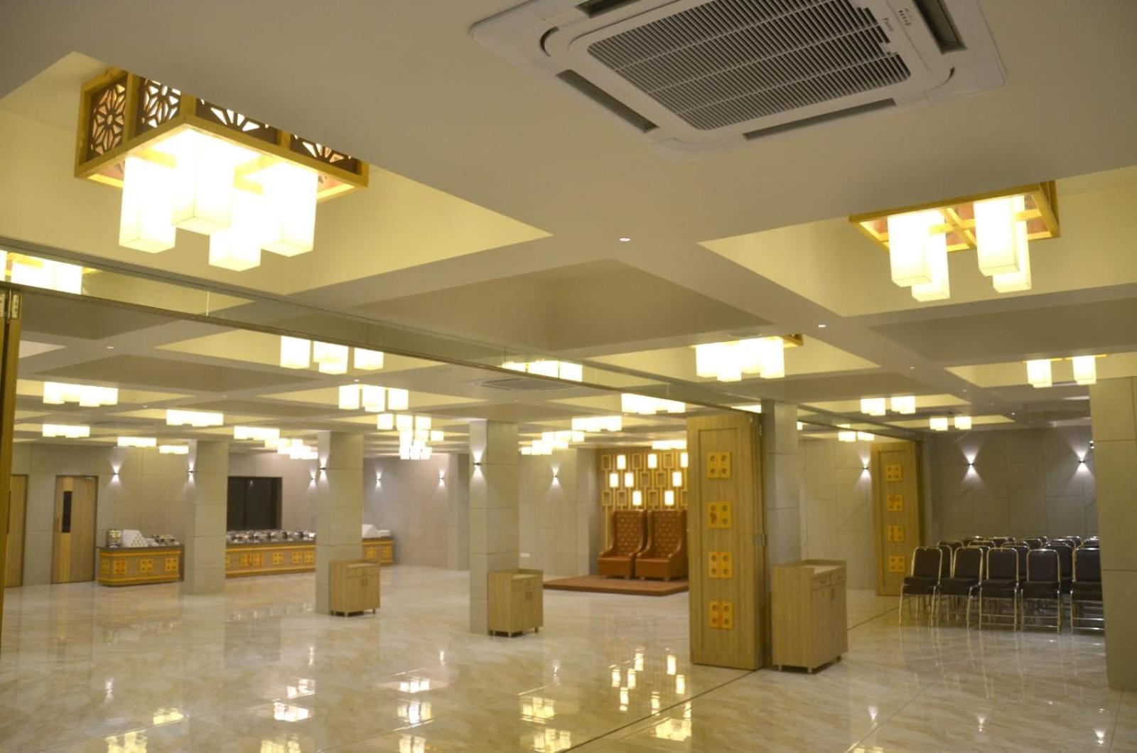 Hotel Sahyog Padra  Екстериор снимка